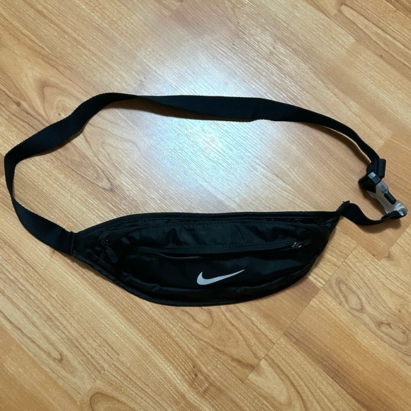 Nike Challenger Running Waist Pack - Picture 1 of 3
